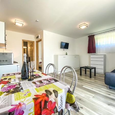 Feda Apartmanhaz บาลาตงโบกลาร์ ภายนอก รูปภาพ