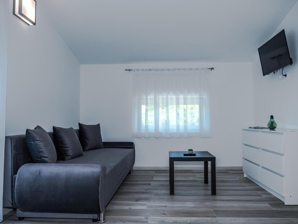 Feda Apartmanhaz บาลาตงโบกลาร์ ภายนอก รูปภาพ