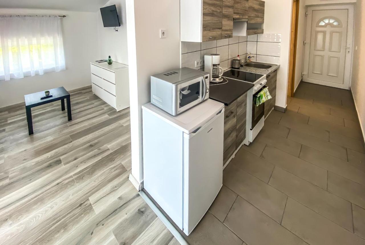 Feda Apartmanhaz บาลาตงโบกลาร์ ภายนอก รูปภาพ