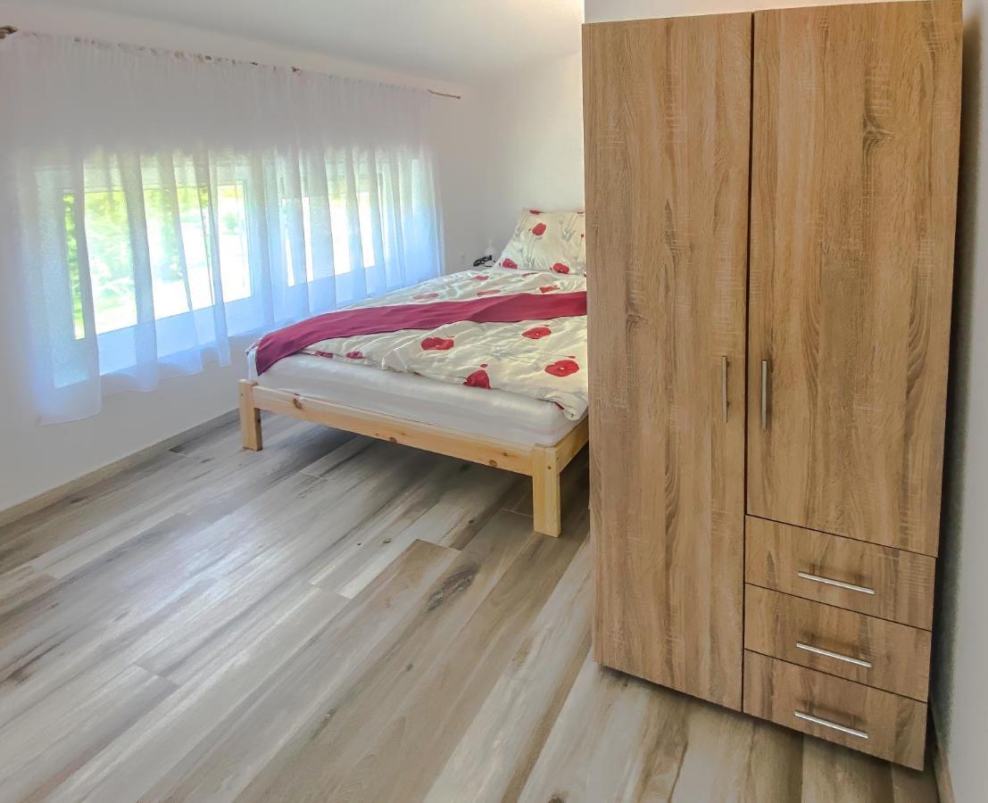 Feda Apartmanhaz บาลาตงโบกลาร์ ภายนอก รูปภาพ