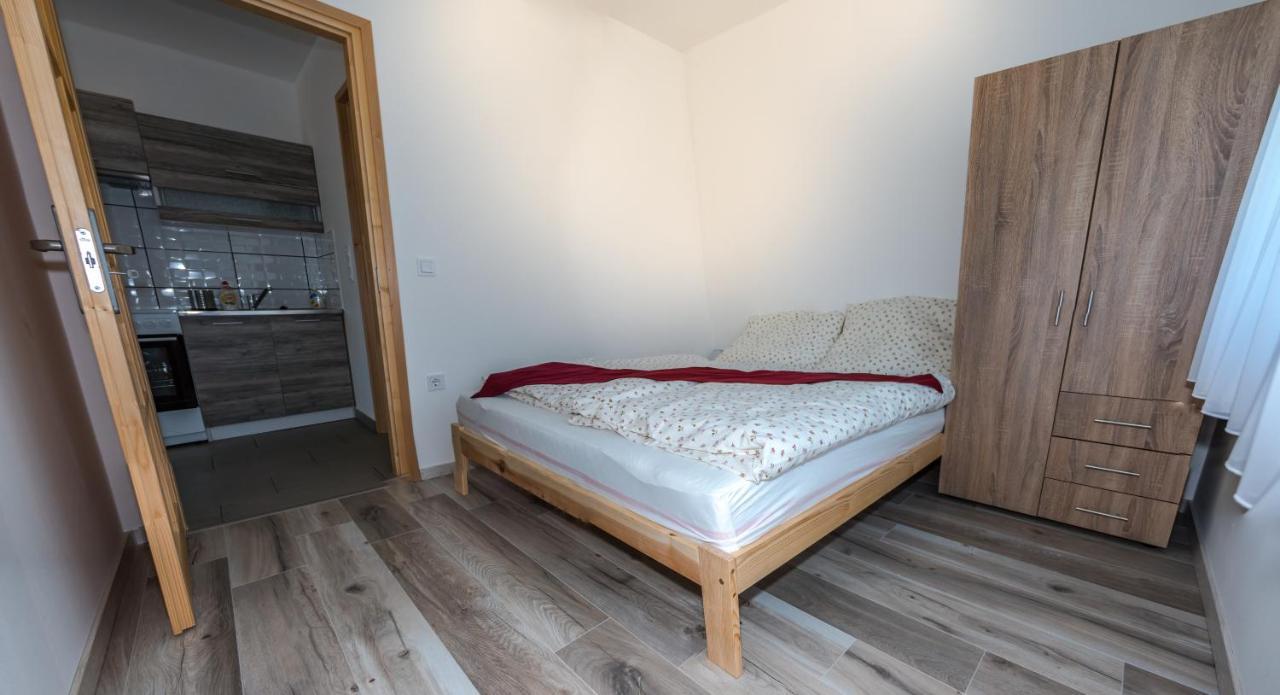 Feda Apartmanhaz บาลาตงโบกลาร์ ภายนอก รูปภาพ