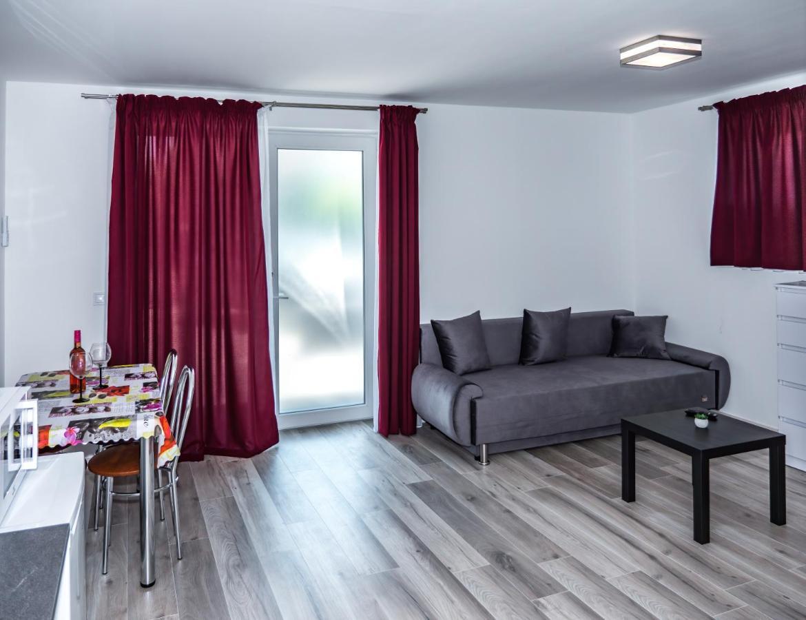 Feda Apartmanhaz บาลาตงโบกลาร์ ภายนอก รูปภาพ
