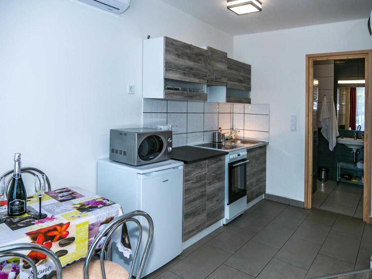 Feda Apartmanhaz บาลาตงโบกลาร์ ภายนอก รูปภาพ